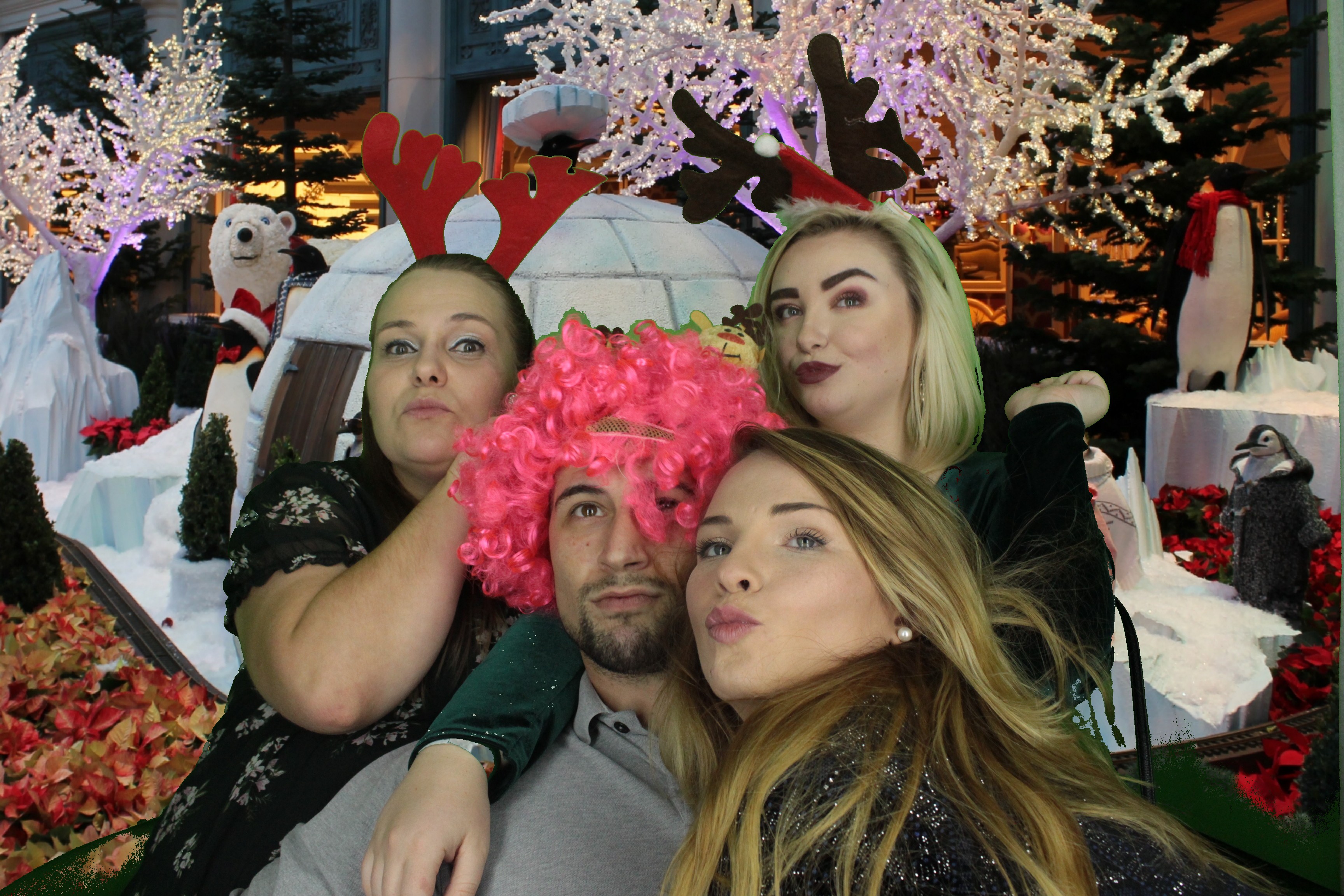 One Line Christmas Party | View more photos from the event at gallery.myphotoboothexperience.co.uk/u/MyPhotoBoothExperienceLtd/One-Line-Christmas-Party